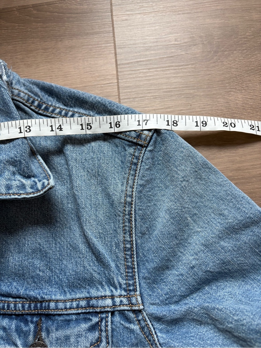 Levi's Distressed Denim Trucker Jacket Medium Blue- size S - Picture 7 of 11